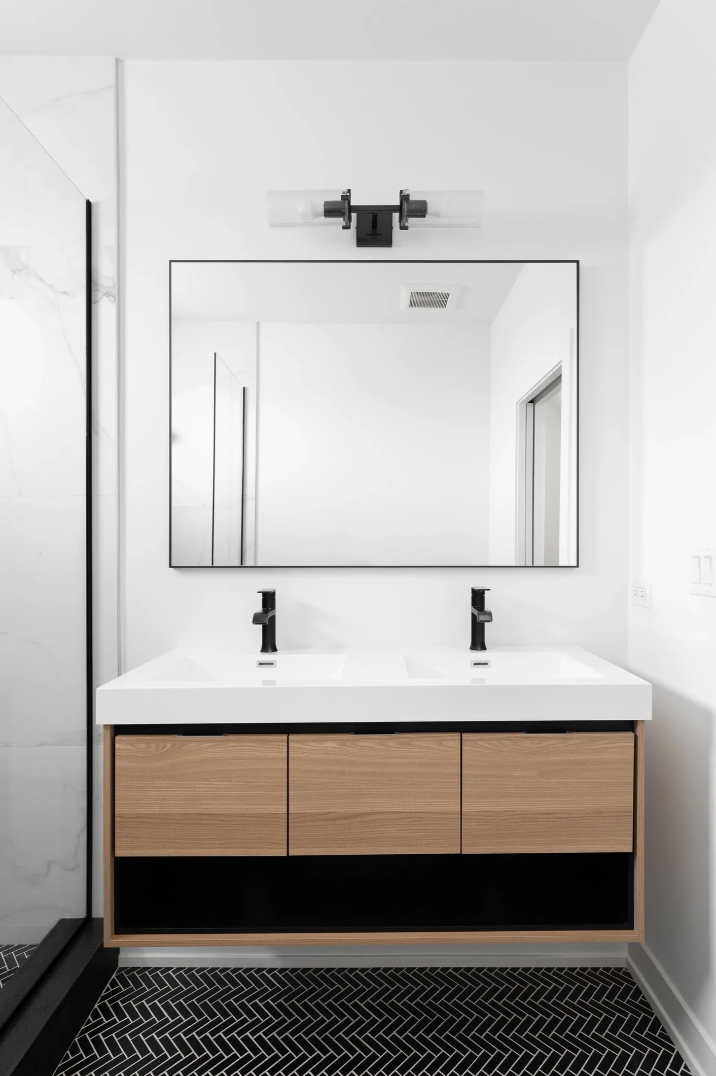 Vanities & Fixtures